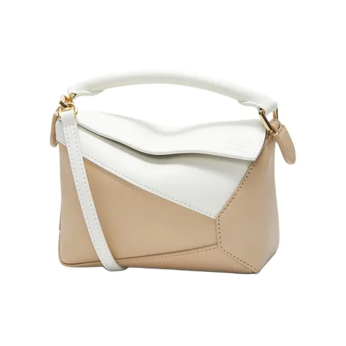 LOEWE Пазл Коровья кожа Сумка через плечо Сумка на плечо Мини Женская Мягкая Белая и Бежевая