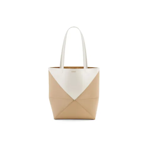 LOEWE Блестящая сумка Tote из коровьей кожи сумка для покупок сумка обычного размера женская мягкий белый цвет с бумажным искусством