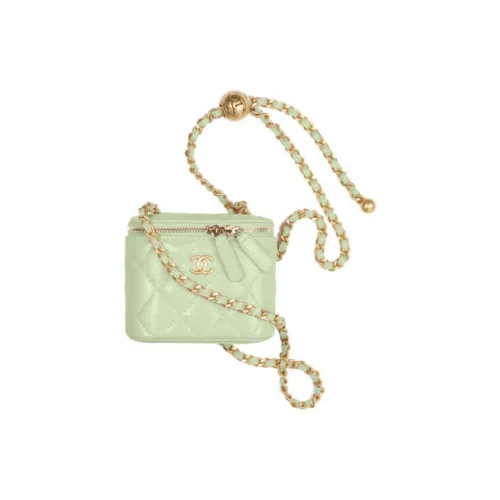 CHANEL Сумки через плечо Женские