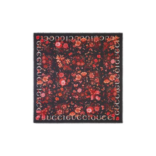 GUCCI Шали Женские