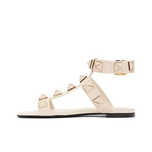 Сандалии Valentino Roman Stud в римском стиле женские светло-слоновая кость