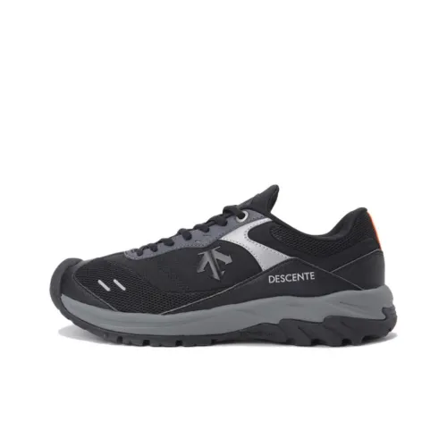 DESCENTE Urban T450 Slip Устойчивый к истиранию Дышащий Легкий Низкий Топ Casual Унисекс Черный