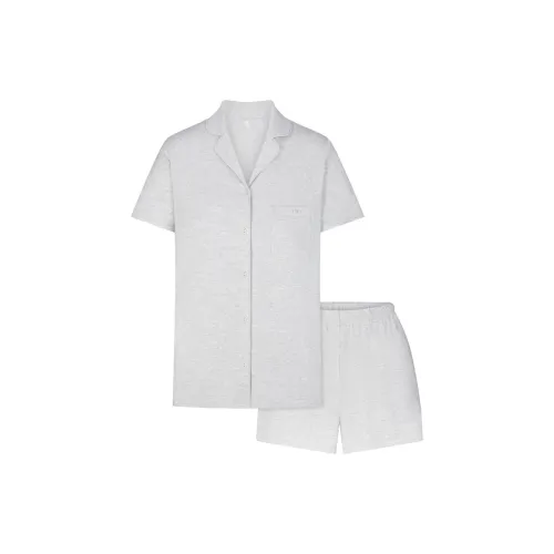 SKIMS Сон Короткий рукав пуговица вверх комплект пижам комплект женский светло-меланжевый серый светло-пшеничный серый