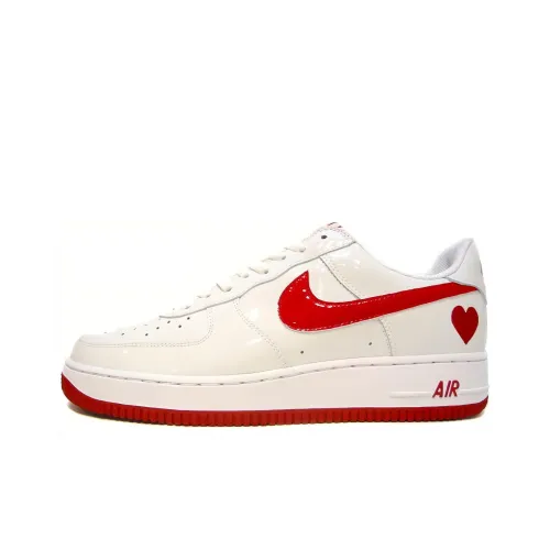 Nike Air Force 1 День святого Валентина 2004 Покрытие Slip-resistant Низкий топ Скейтбординг Женские Бежевый Белый Красный
