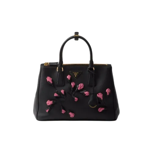 PRADA Сумка через плечо из кожи большая женская черная и с узором "Герань"