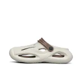 Бежево-коричневый