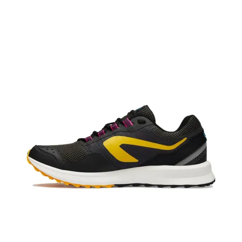 DECATHLON Беговые кроссовки Low Top Коричневый Желтый Мужской