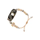 Белый щенок