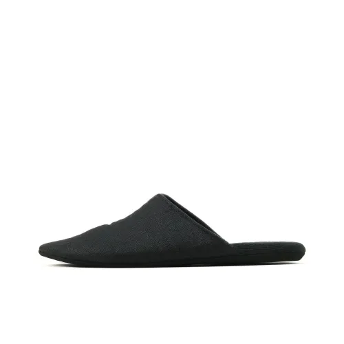 Yohji Yamamoto Домашние тапочки Женские Черный