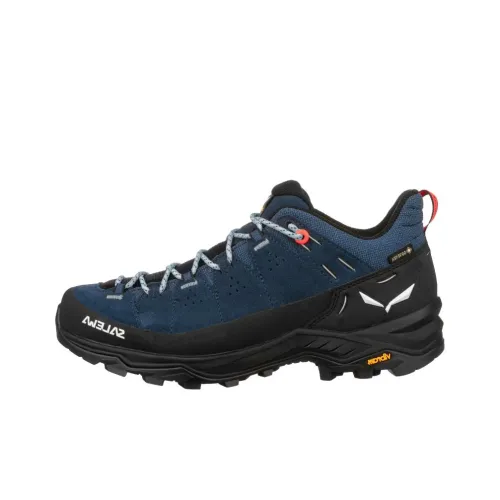 SALEWA Альпинистские и туристические ботинки Низкий верх Синий Черный Женские