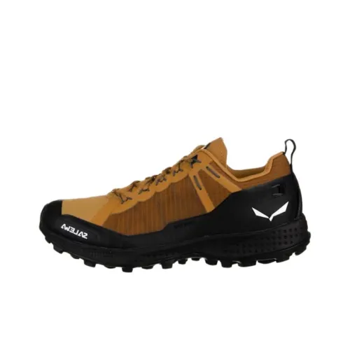 SALEWA Альпинистские и туристические ботинки Низкие Коричневые Черные Женские