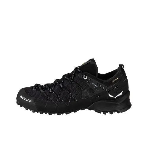SALEWA Альпинистские и туристические ботинки Низкий верх Черный Женский