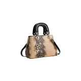 Коричневый