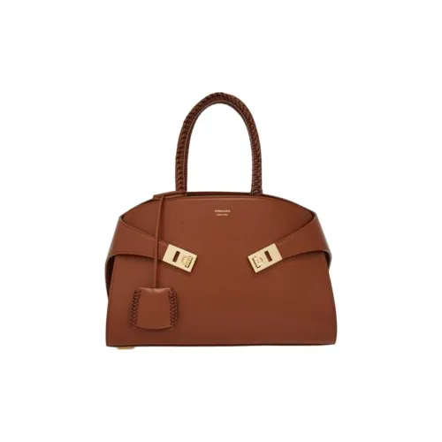 Ferragamo Телячья кожа Одно плечо Сумка Маленькая Женская Коричневая