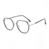 Чёрный и серебристый C02