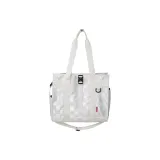 Белая шахматная доска клетчатая.