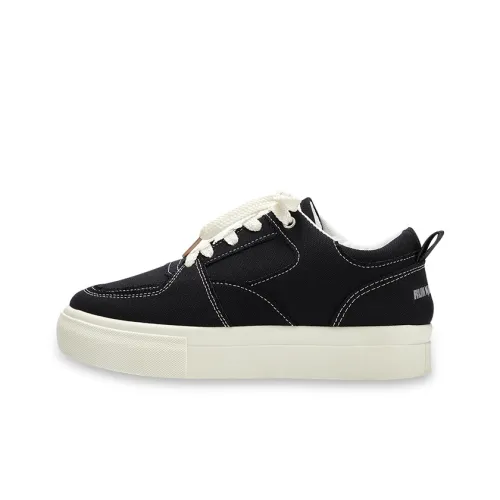 RUN MANNER Low-Top Canvas Shoes Black Women's
