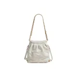 Молочно-белый