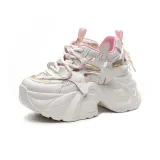 Бело-розовый