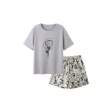 Серые шорты с накладками, стиль позиционирования