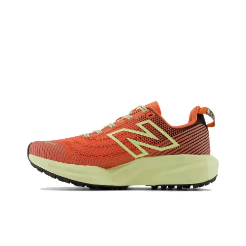 New Balance NB FuelCell Low Top Trail Беговые кроссовки Женские Оранжевый Желтый