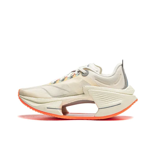 Лайнер Shadow 3 ESSENTIAL Амортизация Поддержка Отскок Низкий Топ Повседневные Беговые кроссовки Женские Экрю