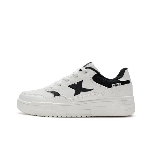 XTEP Air Force 1 2,0 Покрытие Устойчивое к истиранию Легкий Низкий Топ Скейтборд Кроссовки Женские Холст Белый Черный