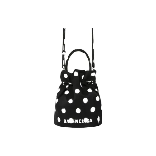 BALENCIAGA Сумки Женские