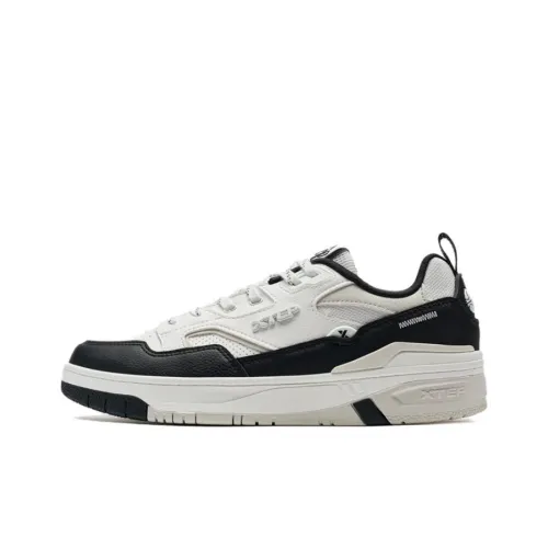 XTEP Новый Свечение Casual Sports Противоскользящие Устойчивые к износу Низкие Кроссовки для скейтбординга Мужские Черно-белые