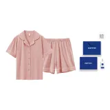 Светло-розовый