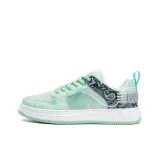 Светло-зеленый