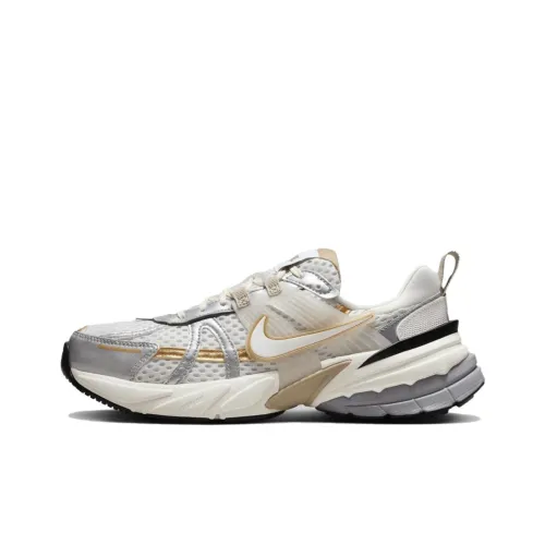 Nike V2K Run Беговые кроссовки Низкий верх Бежевый Коричневый Женский