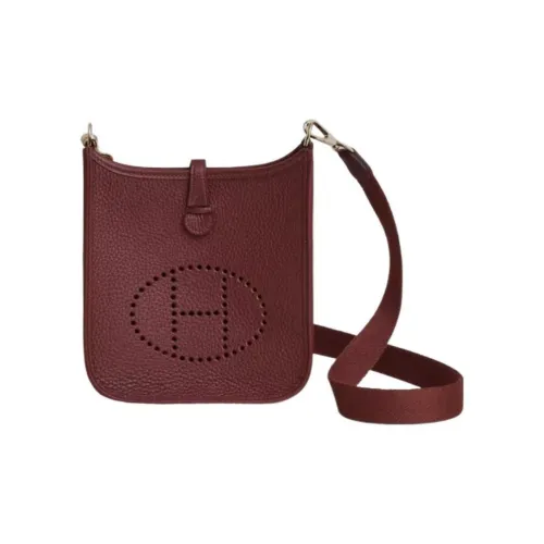 HERMES Evelyne Taurillon Clemence Коровья кожа Сумка через плечо Унисекс Бордовый