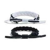 Белый светоотражающий браслет + черный светоотражающий браслет