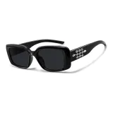 Черная оправа с серо-черными линзами