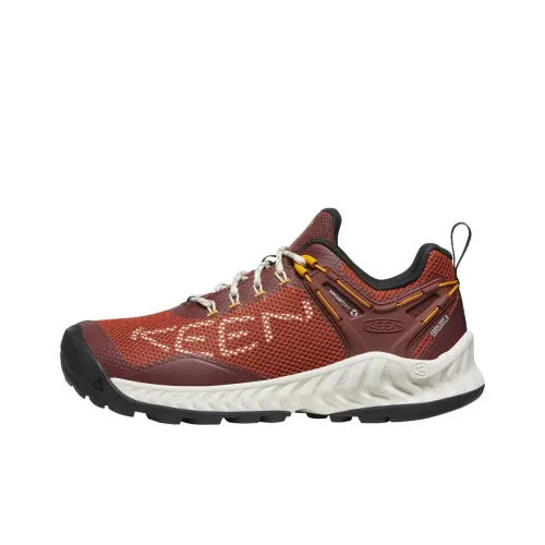 Keen NXIS EVO Альпинистские и туристические ботинки Низкий верх Красный Женские