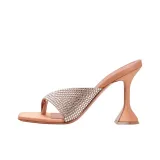 Оранжево-красный