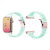 Блестящий розовый и прозрачный зеленый