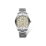 Серебряный корпус, желтый стальной браслет.