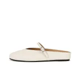 Молочно-белый