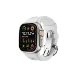 Белый ремешок, серебряная складная застежка.