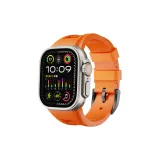 Оранжевый ремешок, черная шпилька.