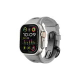 Серый ремень, черная складная застежка.