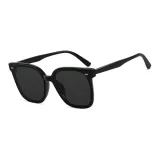 Черная оправа с черно-серыми линзами