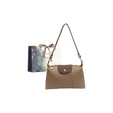 Коричневый