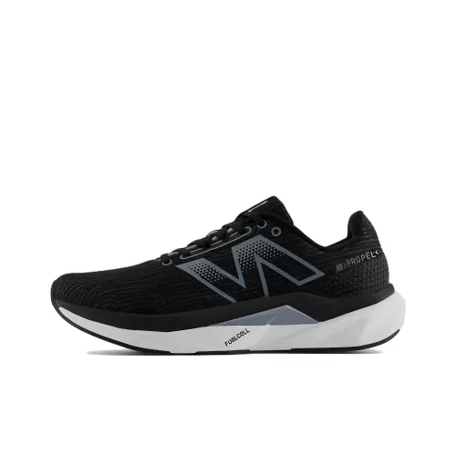New Balance FuelCell Propel v5 Беговые кроссовки Низкий верх Черный/Белый Женские