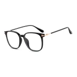 Яркий черный