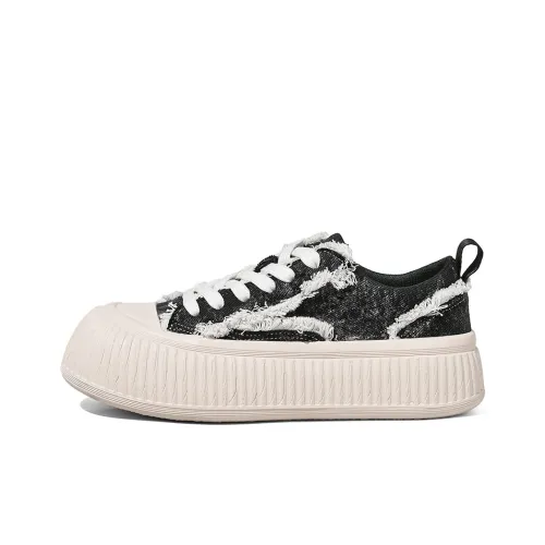 doraemon/a Low-Top Canvas Shoes Women's