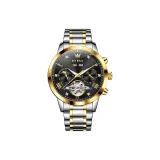 Стальной браслет с черным циферблатом.