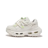 Светло-облачно-белый